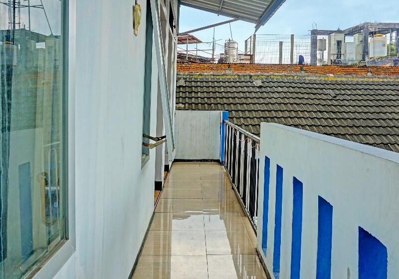 Szálló Spot On 1711 Serayu Sumbersari Residence