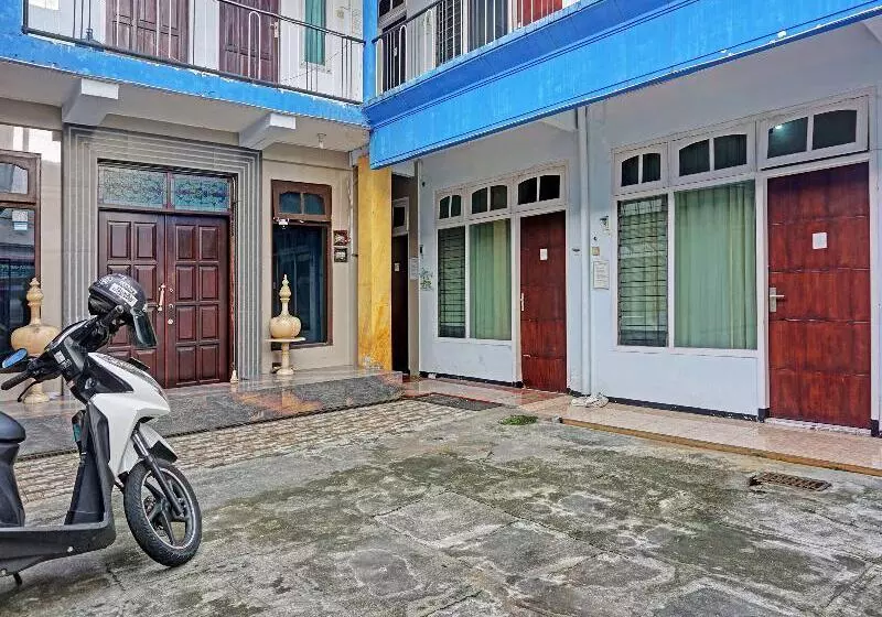 Retkeilymaja Spot On 1711 Serayu Sumbersari Residence
