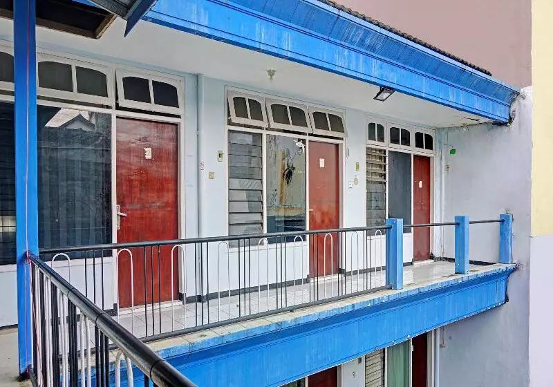 Retkeilymaja Spot On 1711 Serayu Sumbersari Residence