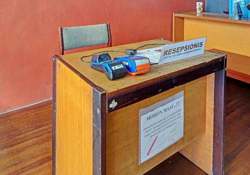 Szálló Spot On 1711 Serayu Sumbersari Residence