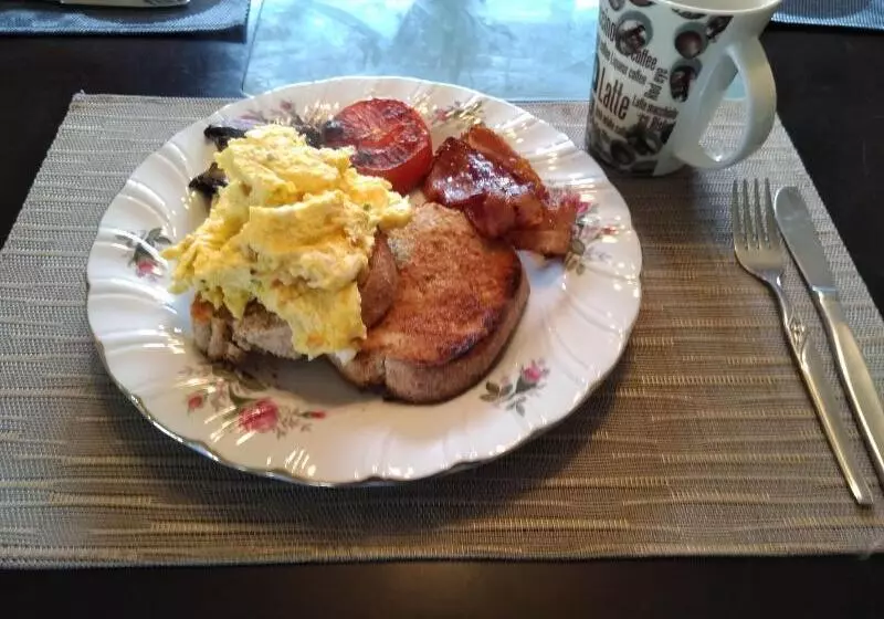 Aamiaismajoitus (B&B) Awatuna Sunset Lodge