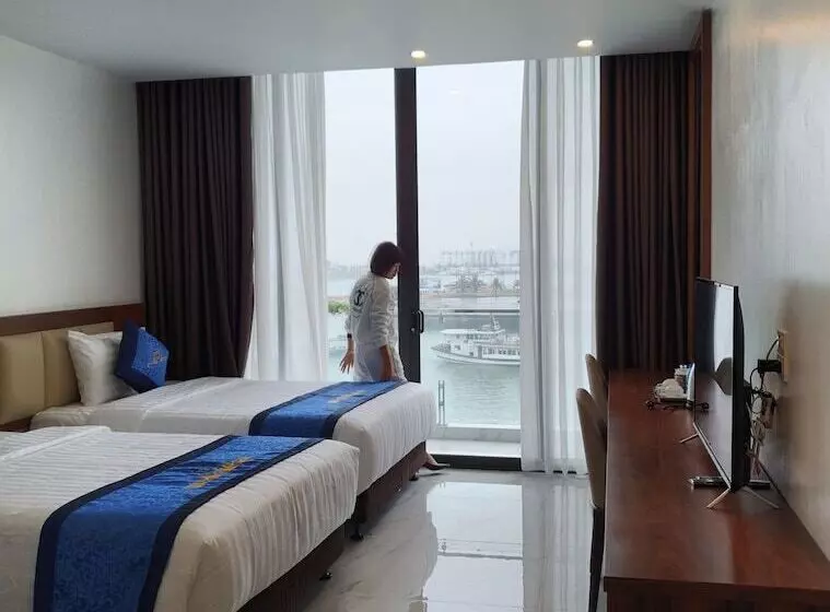 هتل Ha Long Land