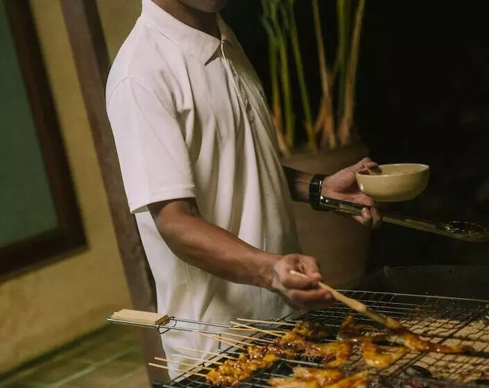 Hotelli The Kelong Trikora Resort