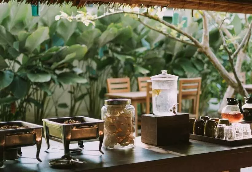 Hotelli The Kelong Trikora Resort