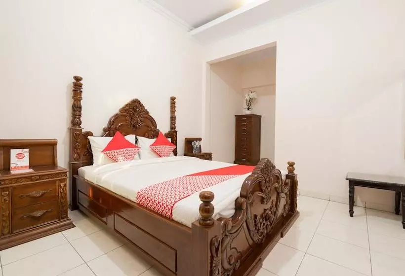 هتل Wisma Wongso Syariah By Oyo Rooms