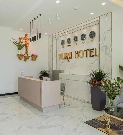 هتل Yurii