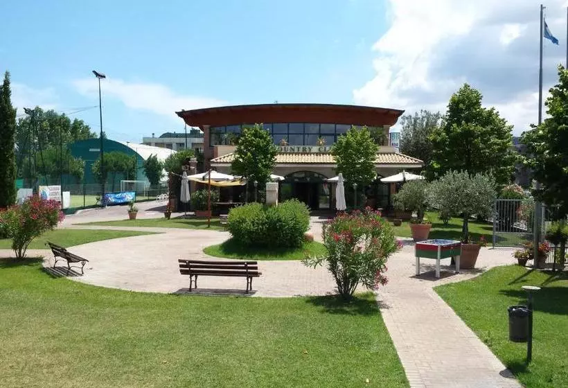 Country Club Sport