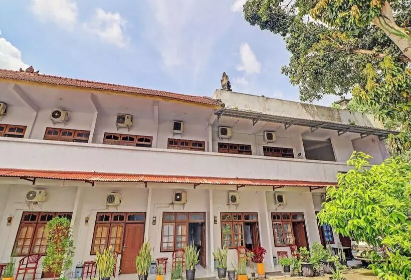 ホテル Gusti Residence By Oyo Rooms