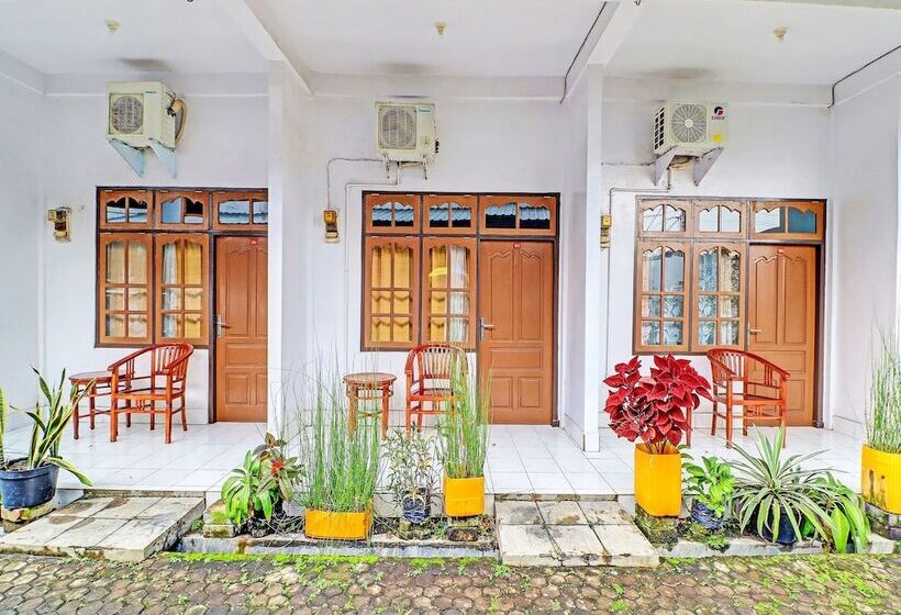 Отель Gusti Residence By Oyo Rooms