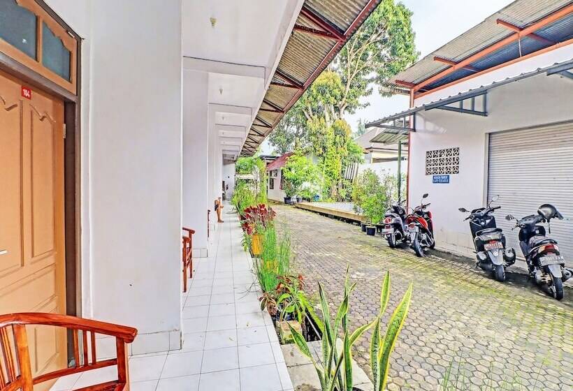 Отель Gusti Residence By Oyo Rooms