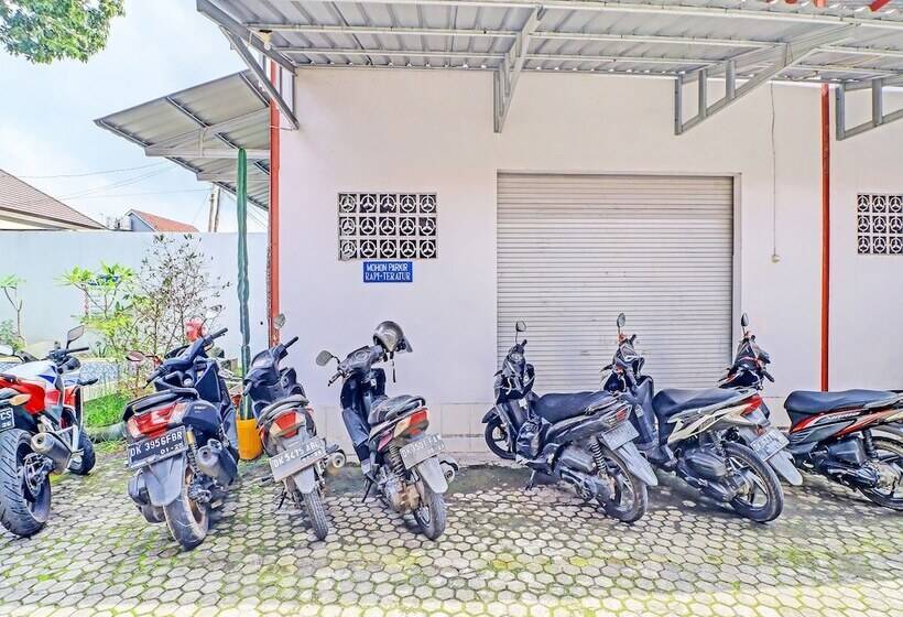 Отель Gusti Residence By Oyo Rooms