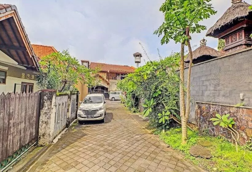ホテル Gusti Residence By Oyo Rooms