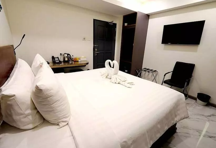 هتل Roomquest Sukhumvit36 Bts Thonglor