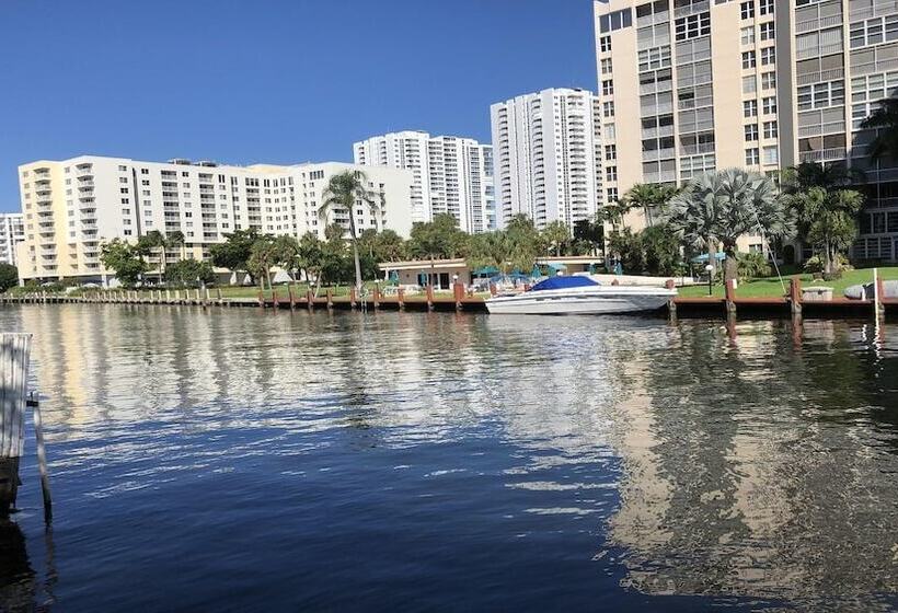 Casa Terra Luxury Island House