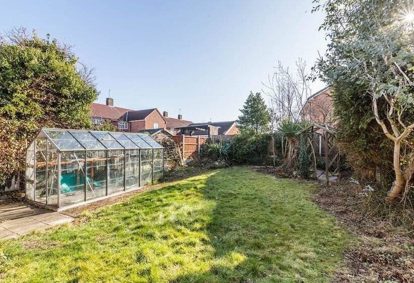 فندق Woodview House