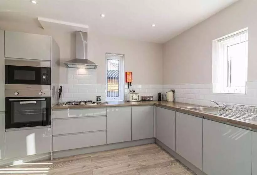 Hotelli Woodview House