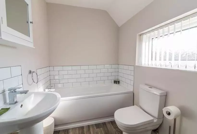 Hotelli Woodview House