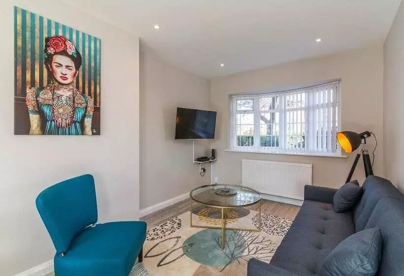 Hotelli Woodview House