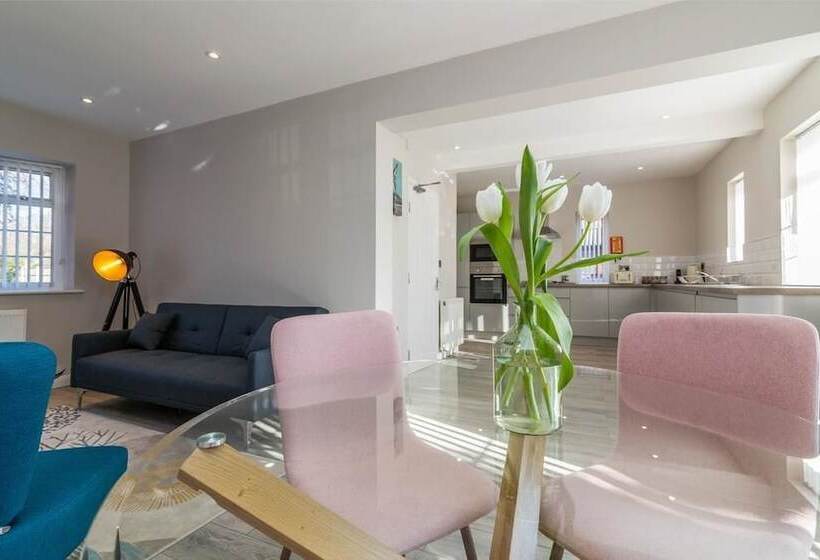 فندق Woodview House