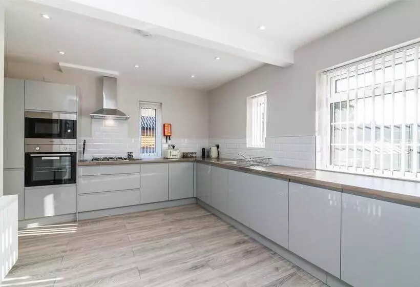 Hotelli Woodview House