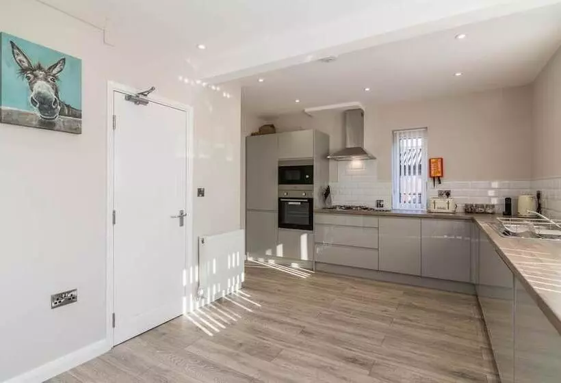 Hotelli Woodview House