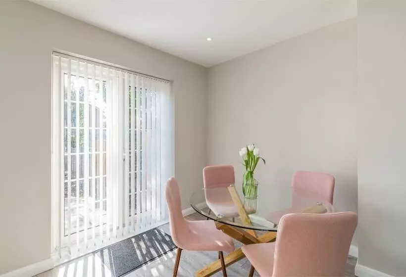 Hotelli Woodview House