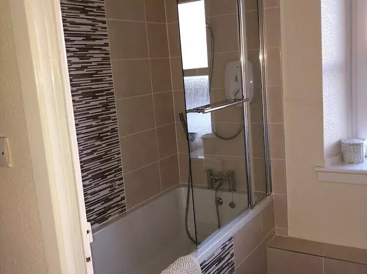 Lovely 3 Bed Cottage, Portmahomack Next To Harbour