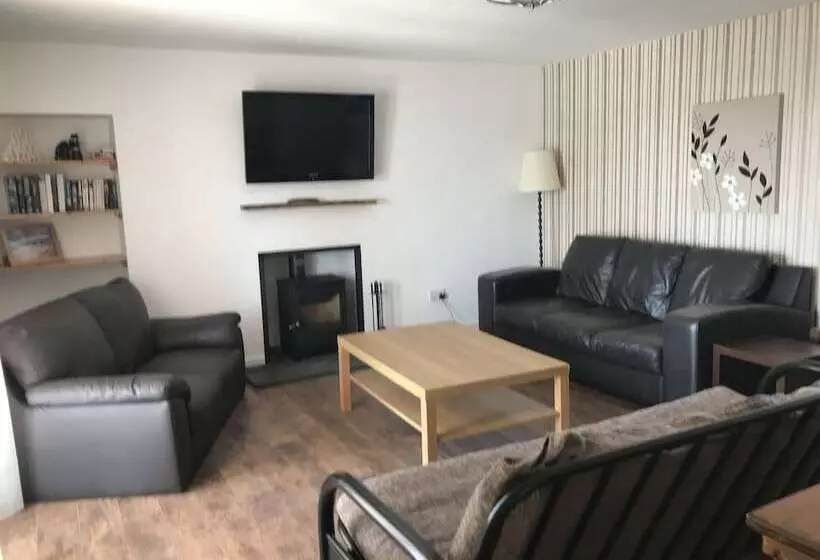 Lovely 3 Bed Cottage, Portmahomack Next To Harbour