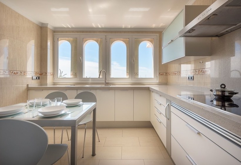 Infocom Apartment Severo Ochoa City Center