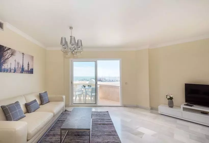 Infocom Apartment Severo Ochoa City Center