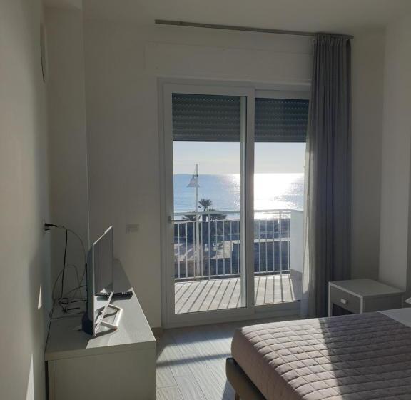 פנסיון Iris Home