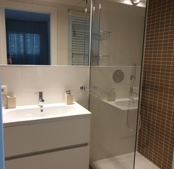 פנסיון Iris Home