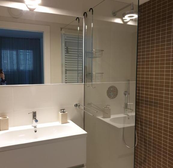 פנסיון Iris Home