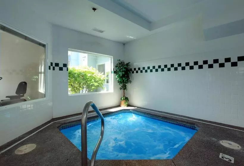 בית מלון כפרי Americas Best Value Inn & Suites Forest Grove/hillsboro