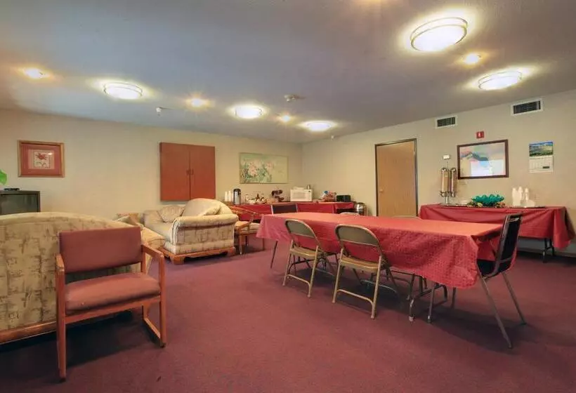 בית מלון כפרי Americas Best Value Inn & Suites Forest Grove/hillsboro