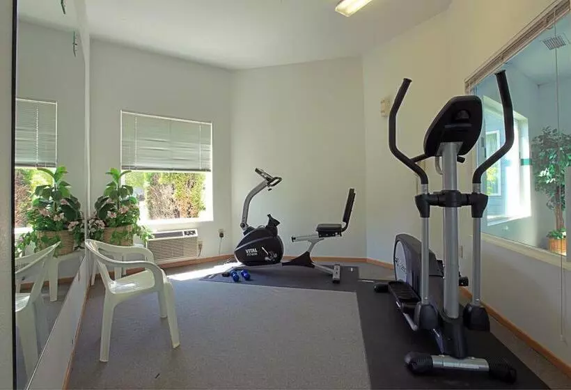 בית מלון כפרי Americas Best Value Inn & Suites Forest Grove/hillsboro