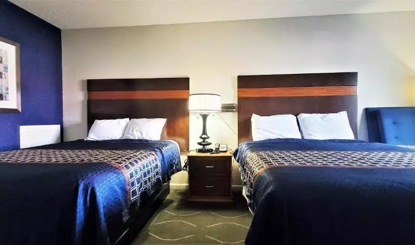 酒店 Economy 7 Inn  Newport News