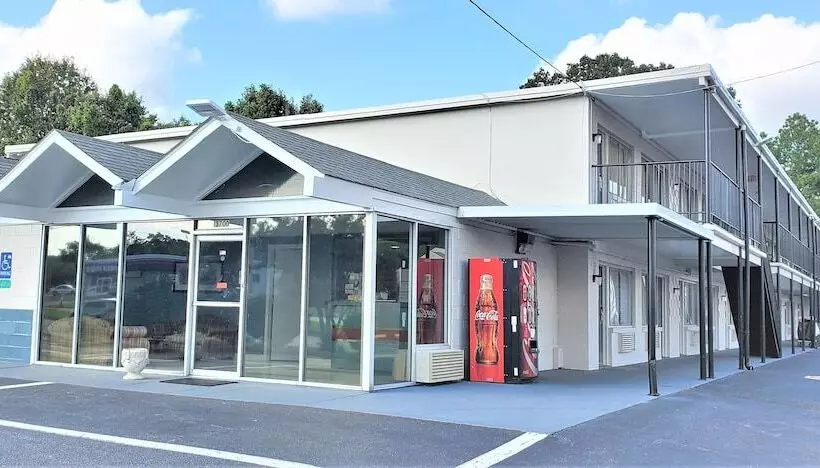 酒店 Economy 7 Inn  Newport News