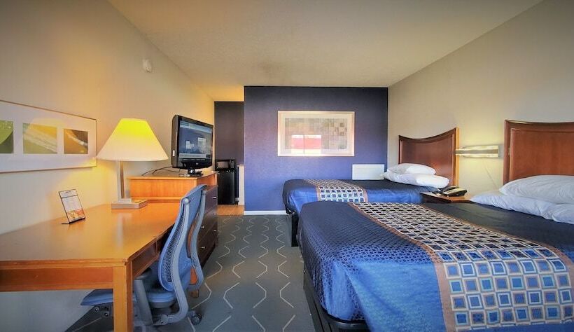 ホテル Economy 7 Inn Newport News