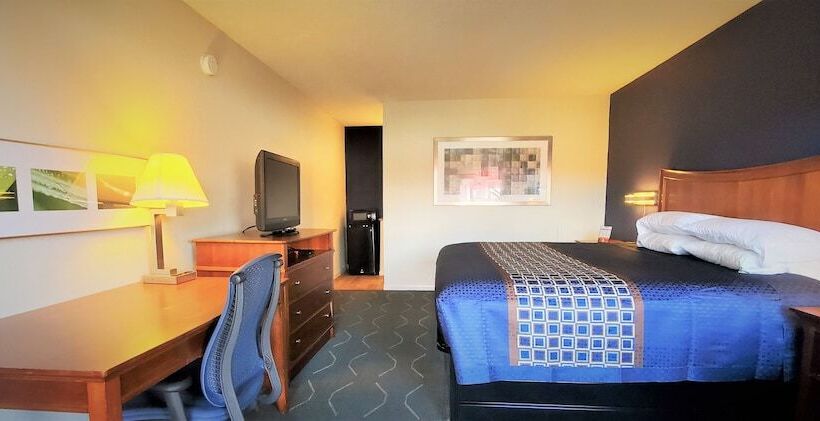 ホテル Economy 7 Inn Newport News