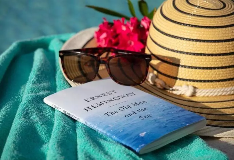 هتل The Laureate Key West