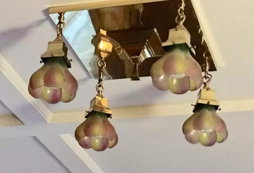 هتل Thurston House