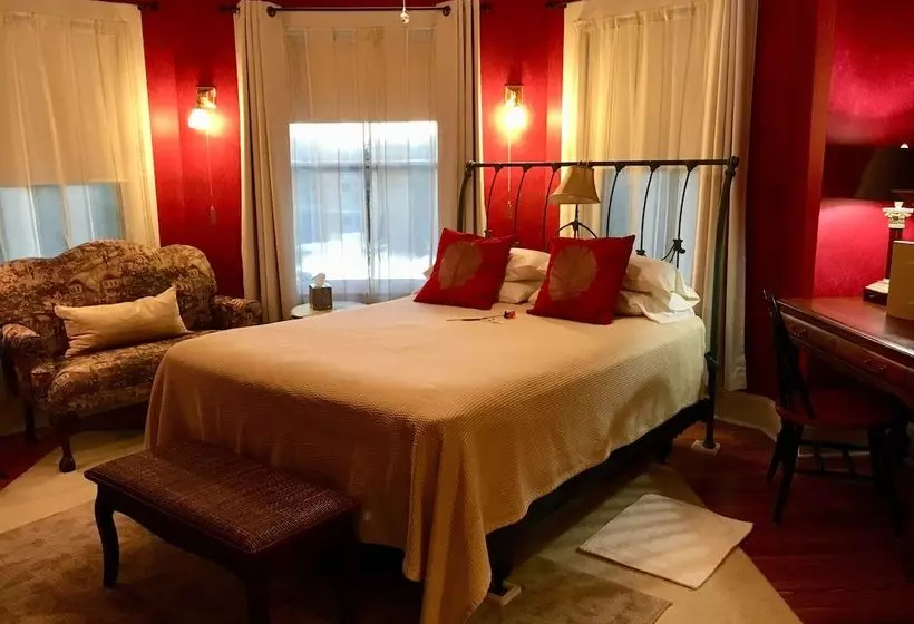 هتل Thurston House