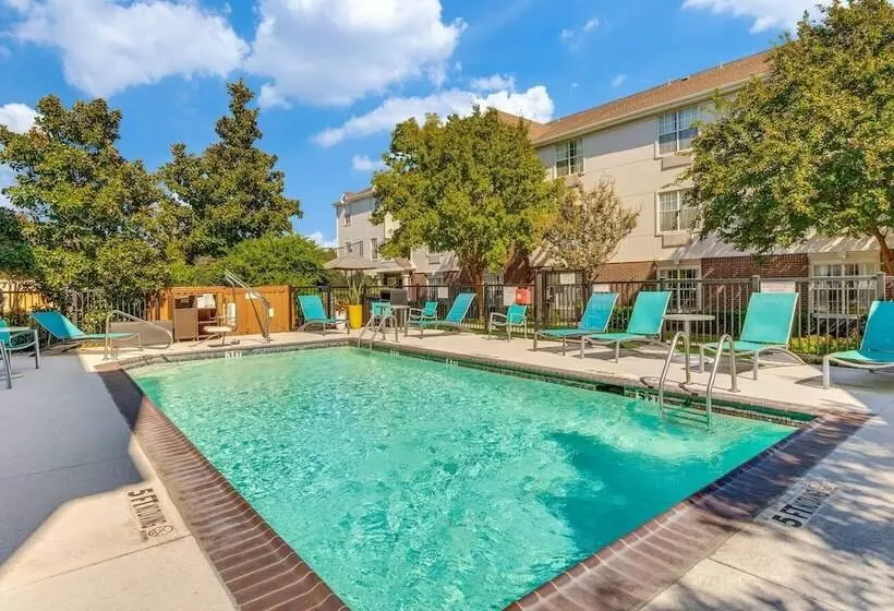Отель Towneplace Suites Dallas Arlington North
