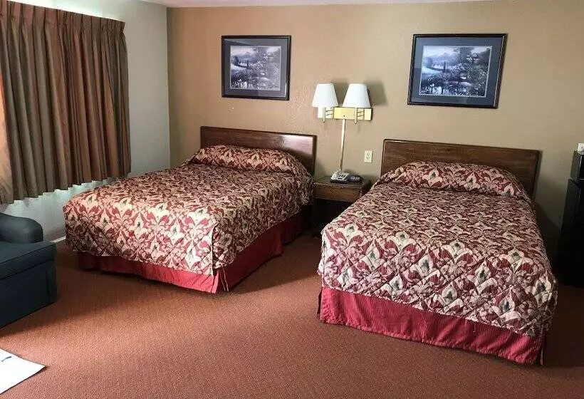 Отель Travelers Inn