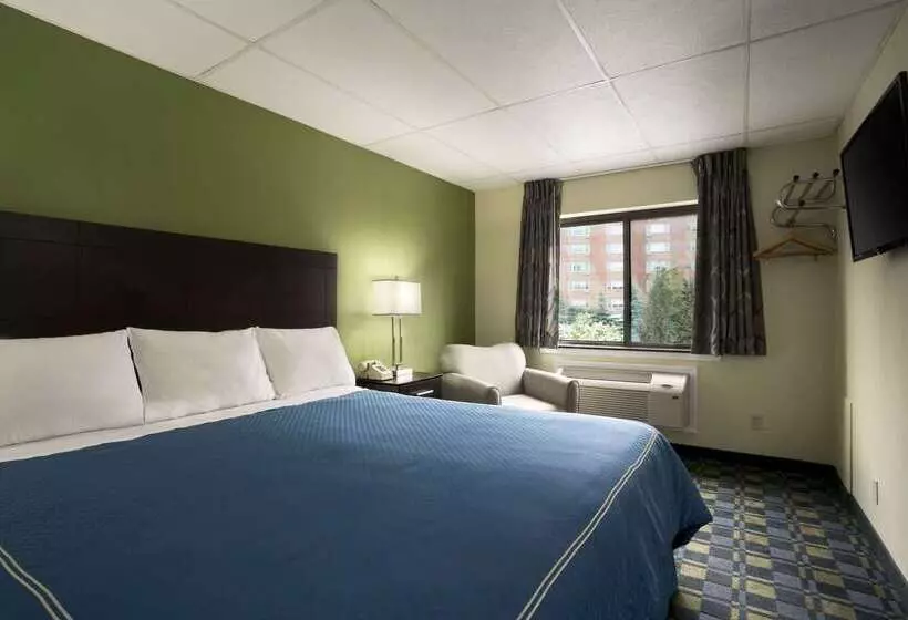 호텔 Travelodge By Wyndham Cleveland Lakewood
