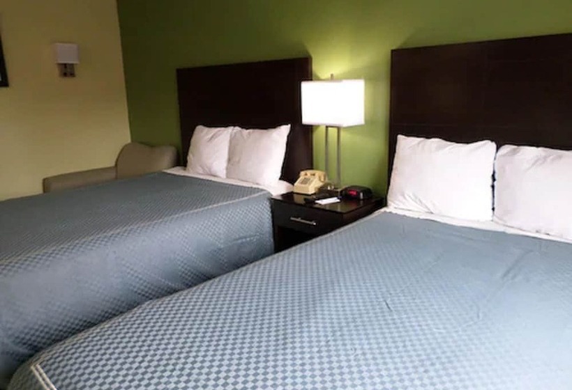 בית מלון כפרי Travelodge By Wyndham Cleveland Lakewood