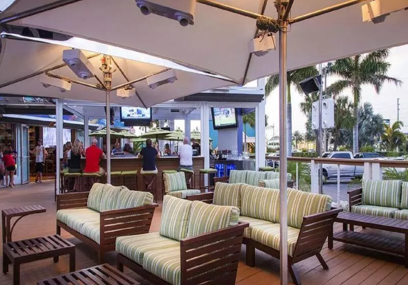 אתר נופש Rumfish Beach At Tradewinds