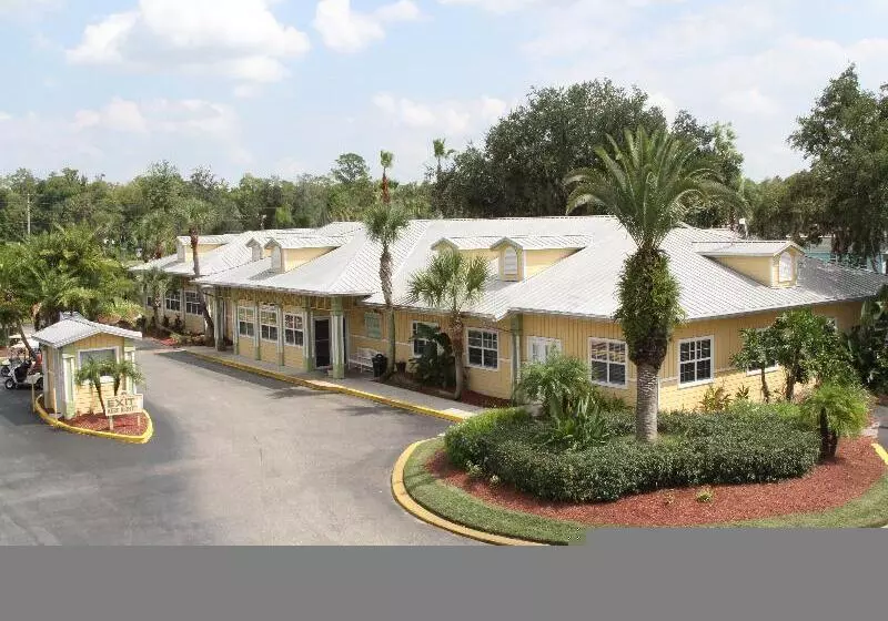 Tropical Palms Resort