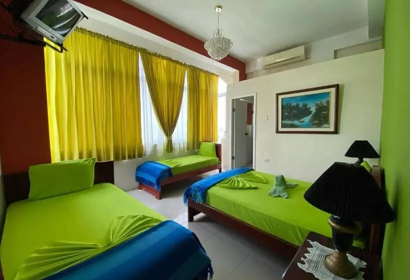 Retkeilymaja Hostal Puerto Azul